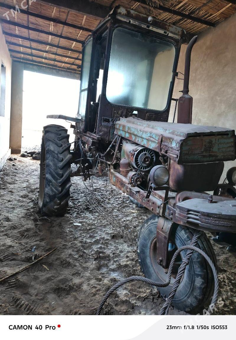 MTZ T-28 1981 - 25 000 TMT - Ýolöten - img 1