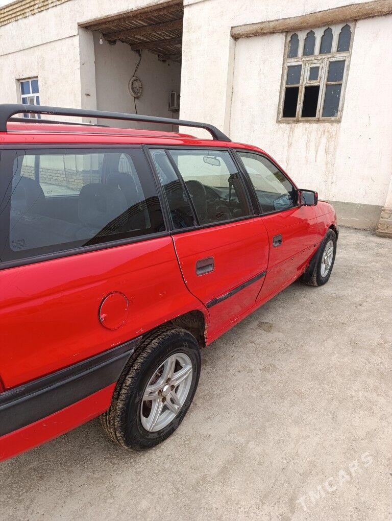 Opel Astra 1994 - 30 000 TMT - Gurbansoltan Eje - img 1