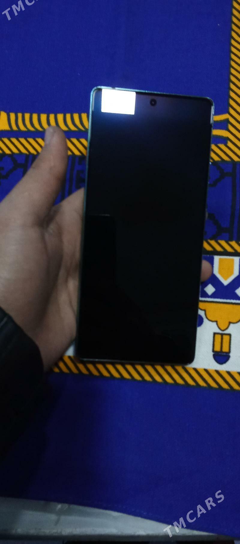 Tecno Camon 40 - Büzmeýin GRES - img 1