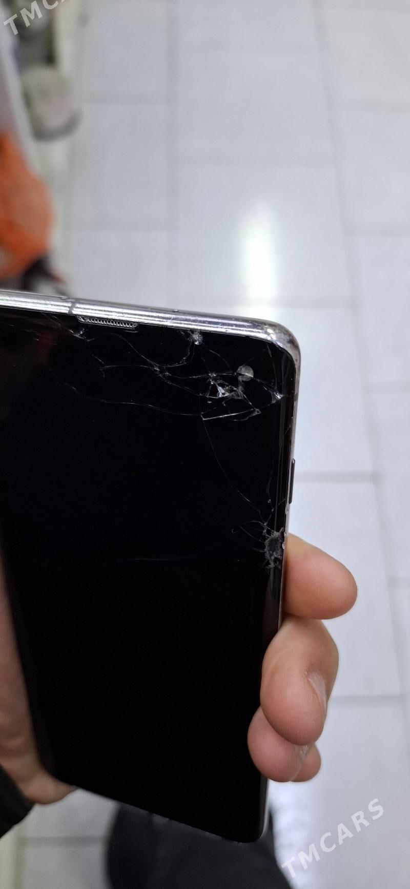 S10 8/128 - Mary - img 1