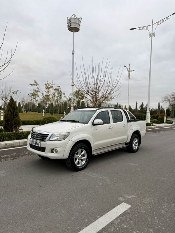 Toyota Hilux 2013 - 295 000 TMT - Ашхабад - img 1