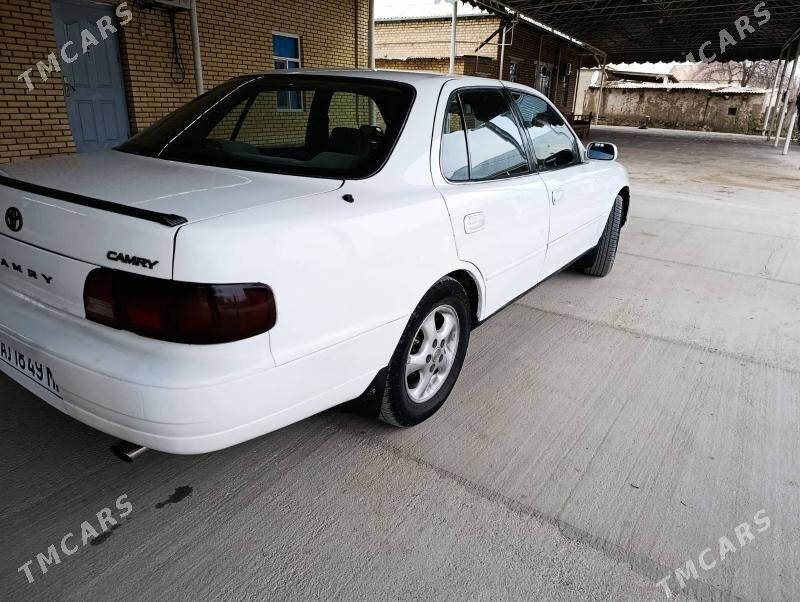 Toyota Camry 1995 - 100 000 TMT - Векильбазар - img 1