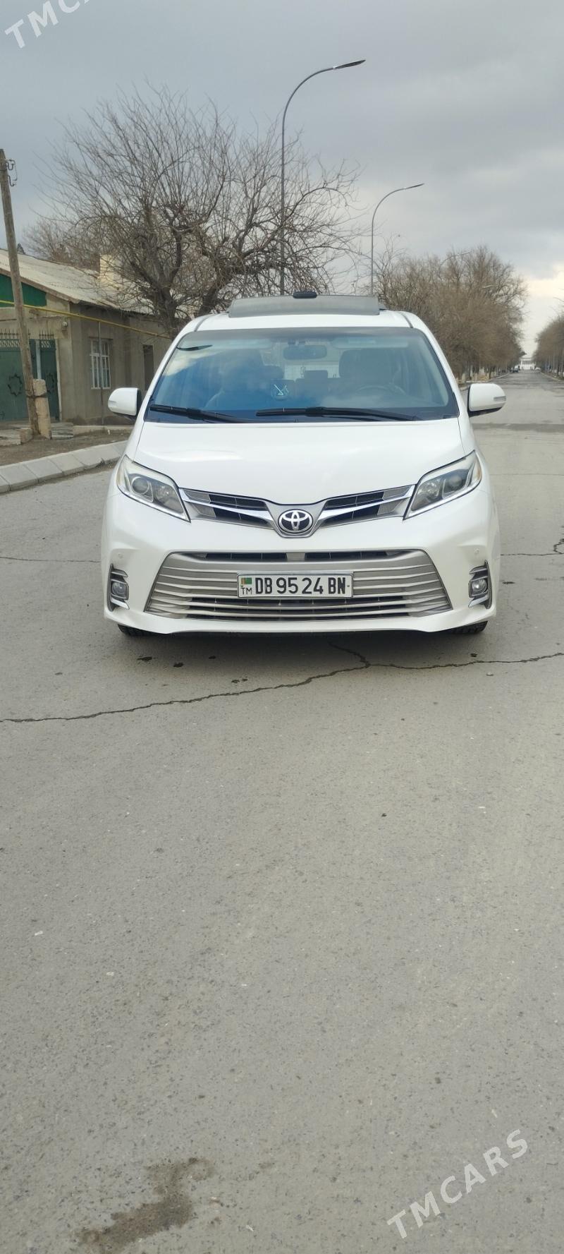 Toyota Sienna 2017 - 440 000 TMT - Bereket - img 1