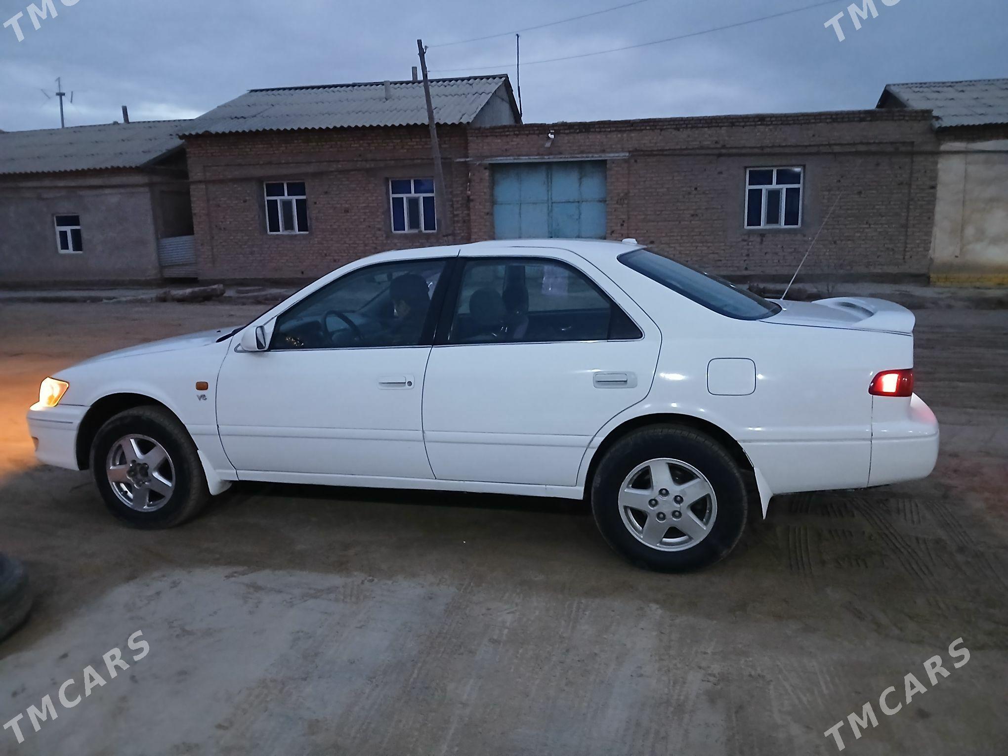 Toyota Camry 2001 - 143 000 TMT - Акдепе - img 1