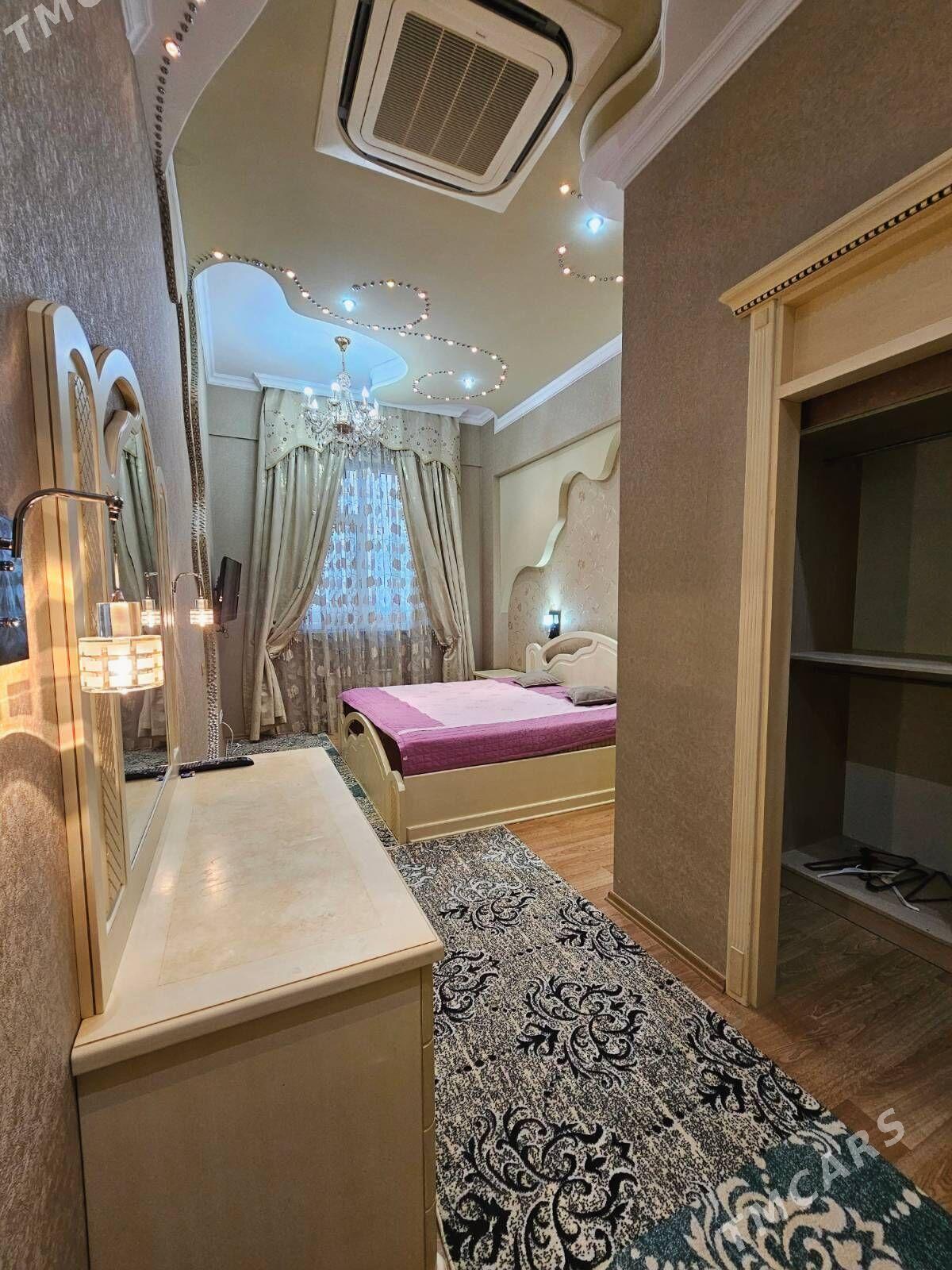 Аренда элитка 5ком 3этаже - Sowetskiý köç. (Garaşsyzlyk şaýoly) - img 1