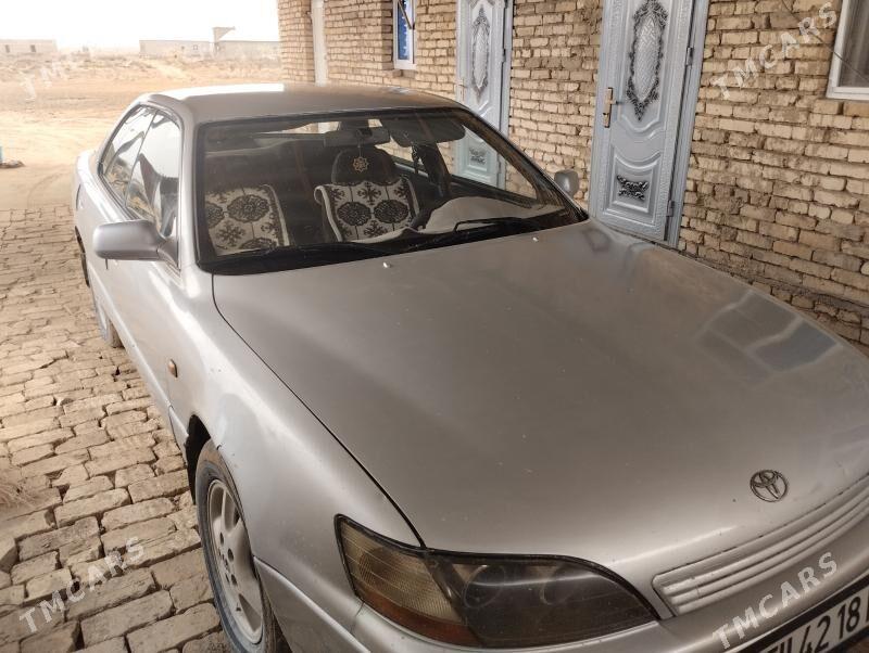 Toyota Camry 1995 - 50 000 TMT - Ёлётен - img 1