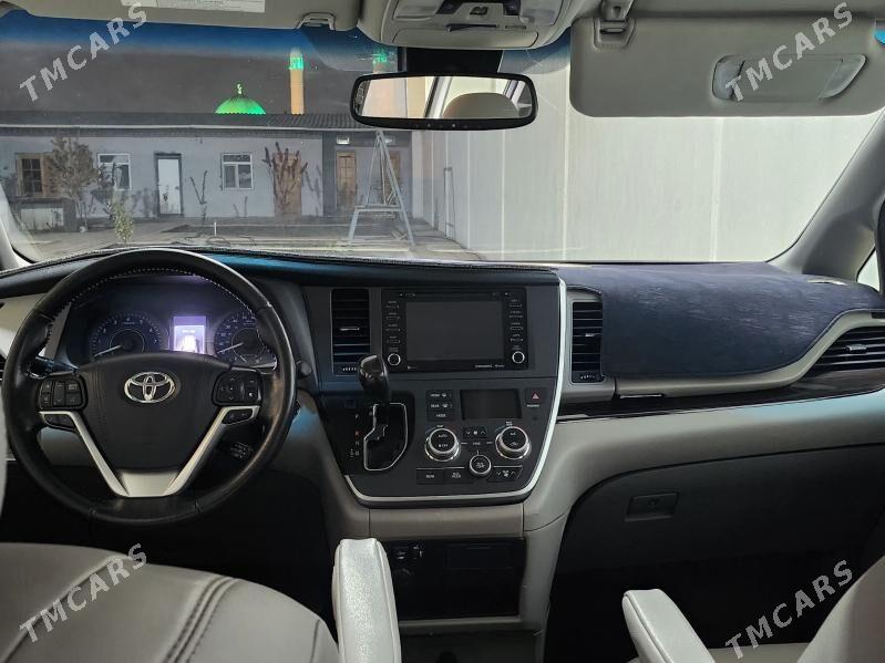 Toyota Sienna 2019 - 400 000 TMT - Aşgabat - img 1