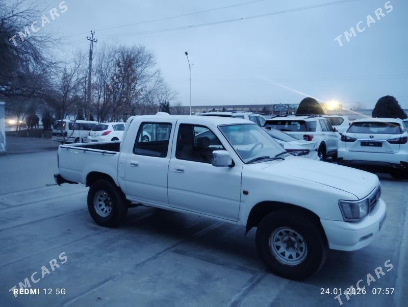 Toyota Hilux 2003 - 80 000 TMT - Мары - img 1