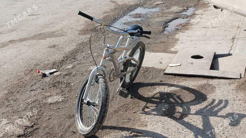 BMX - Çärjew - img 1