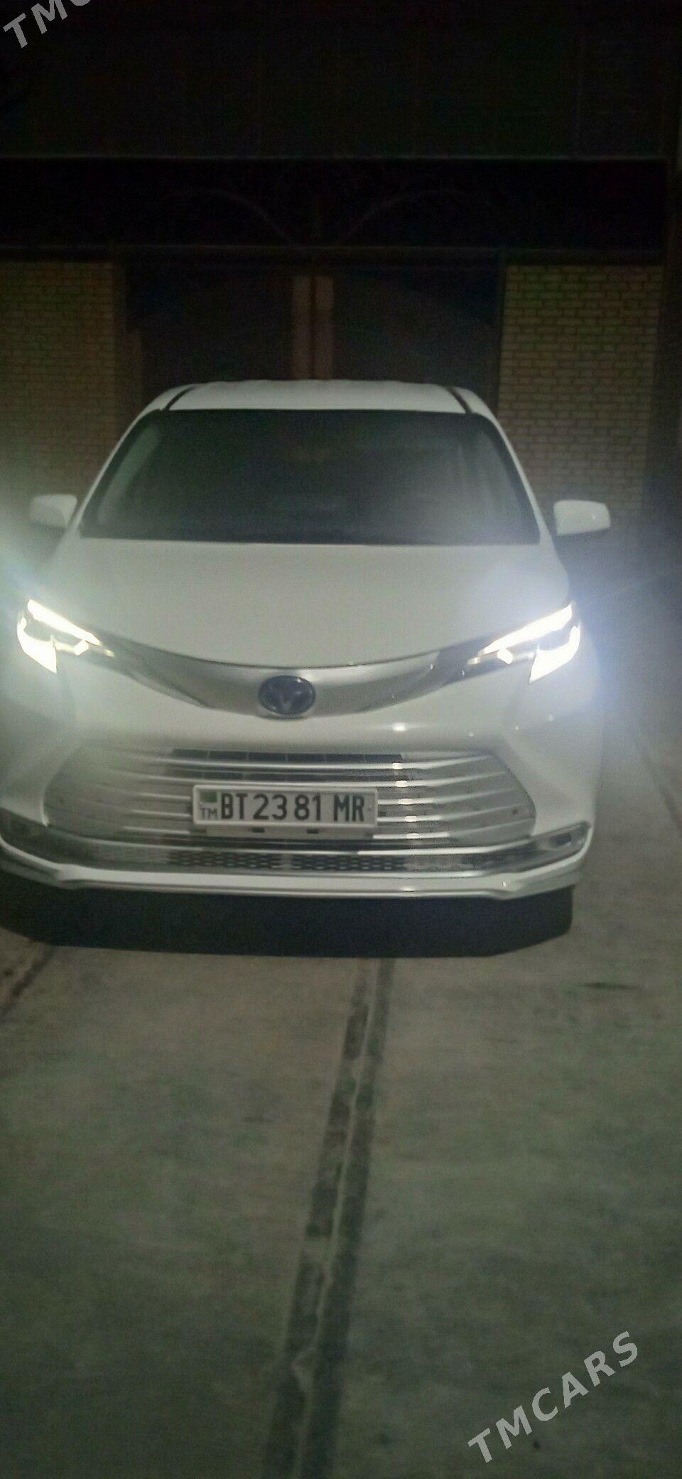 Toyota Sienna 2022 - 470 000 TMT - Мары - img 1