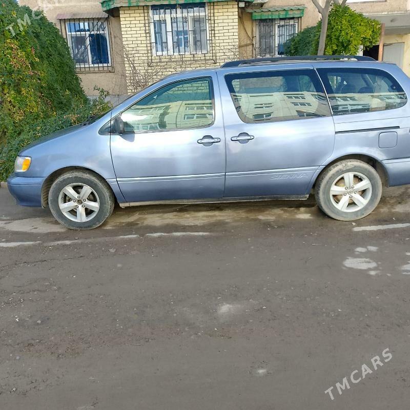 Toyota Sienna 2003 - 170 000 TMT - Türkmenabat - img 1