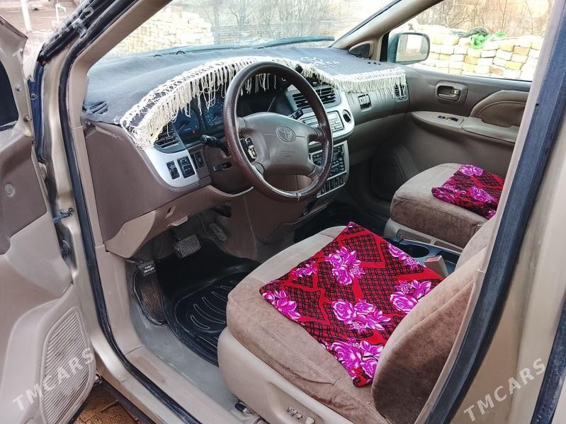 Toyota Sienna 2001 - 180 000 TMT - Halaç - img 1