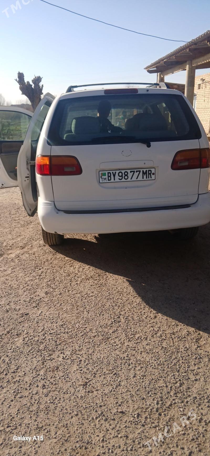 Toyota Sienna 1999 - 135 000 TMT - Baýramaly - img 1