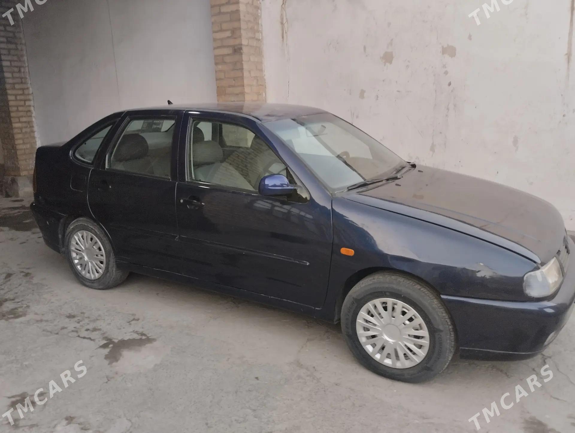 Volkswagen Polo 2001 - 40 000 TMT - Туркменабат - img 1