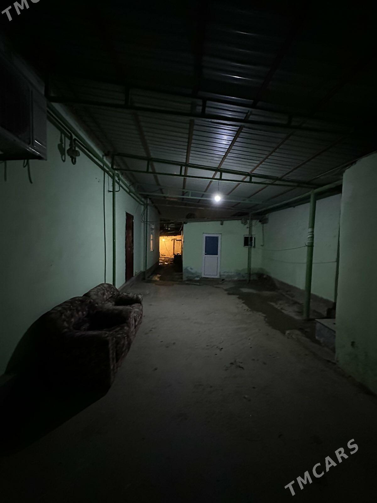 GYSSAGLY HITROWKA HOWLY - Хитровка - img 1