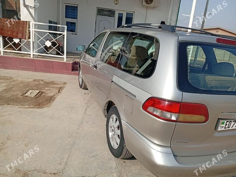 Toyota Sienna 2001 - 175 000 TMT - Мургап - img 1