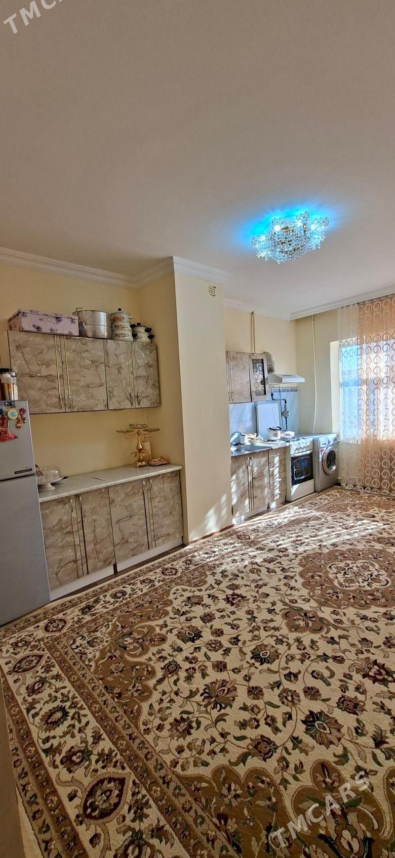 Mir 5 9/8 etaẓ̌ 4 Kom 100m2 - Мир 5 - img 1