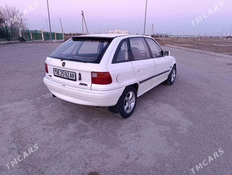 Opel Astra 1993 - 35 000 TMT - Bäherden - img 1