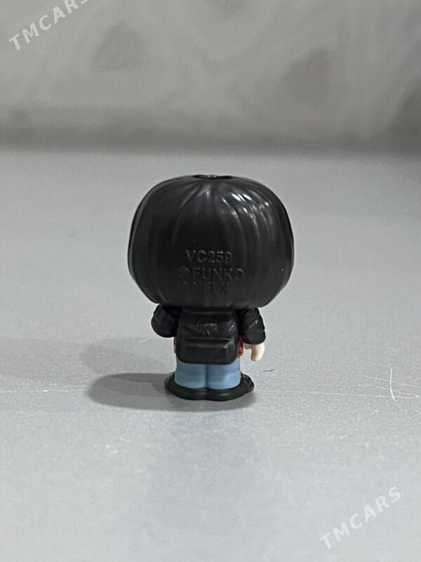 Stranger Things Kinder Joy Wil - 11 mkr - img 1