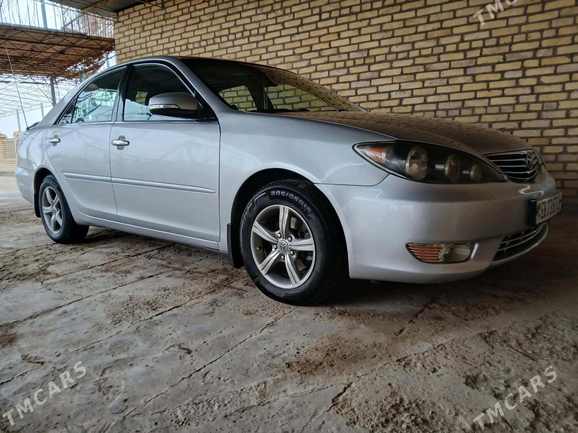 Toyota Camry 2004 - 190 000 TMT - Дянев - img 1