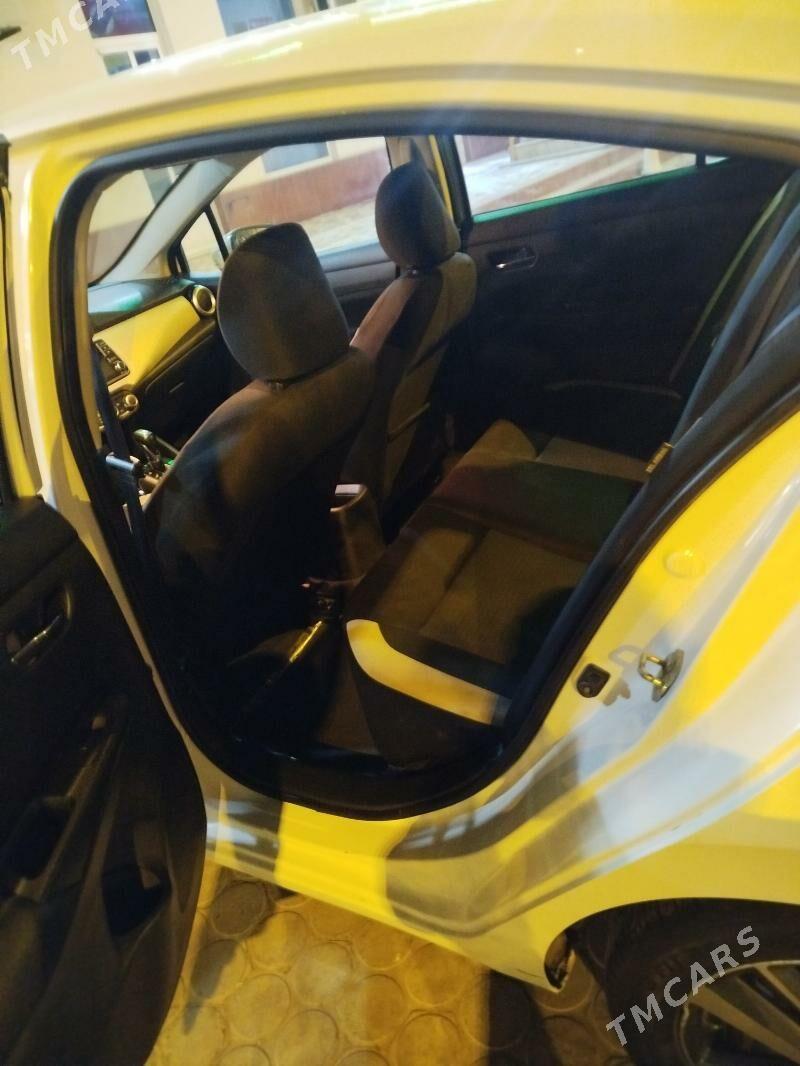 Nissan Versa 2021 - 200 000 TMT - Туркменабат - img 1