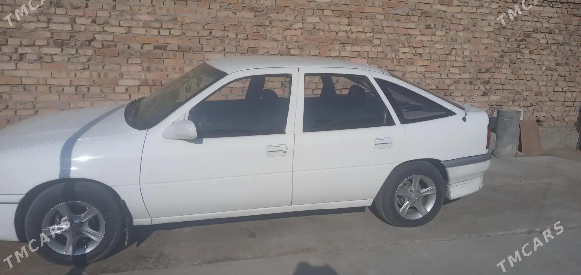Opel Vectra 1991 - 33 000 TMT - Чарджоу - img 1