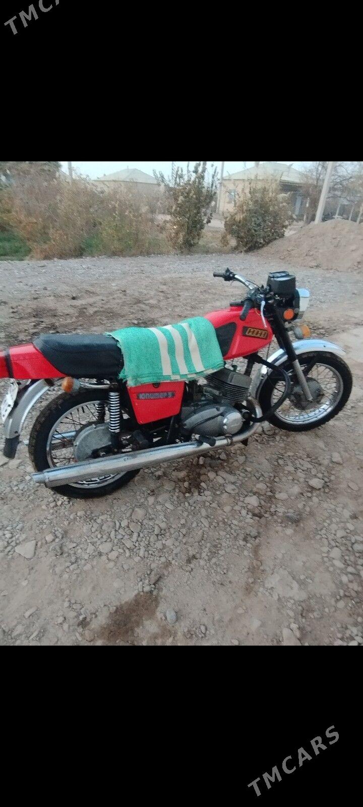 Iž Ýupiter 2015 - 12 000 TMT - Теджен - img 1