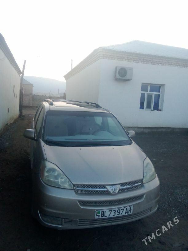 Toyota Sienna 2003 - 270 000 TMT - Бахарден - img 1
