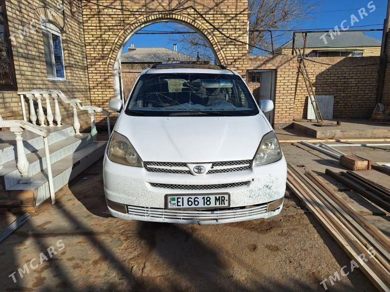 Toyota Sienna 2004 - 140 000 TMT - Мары - img 1