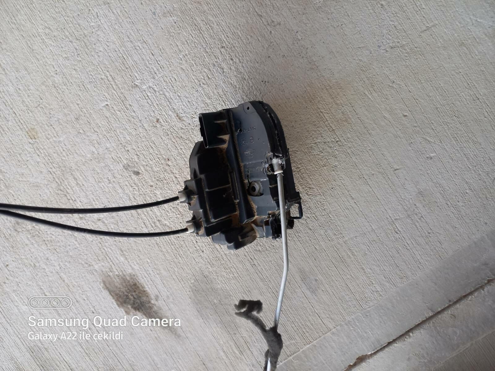 Nissan wersa Sag gapy Zamok yz 100 TMT - Bäherden - img 1