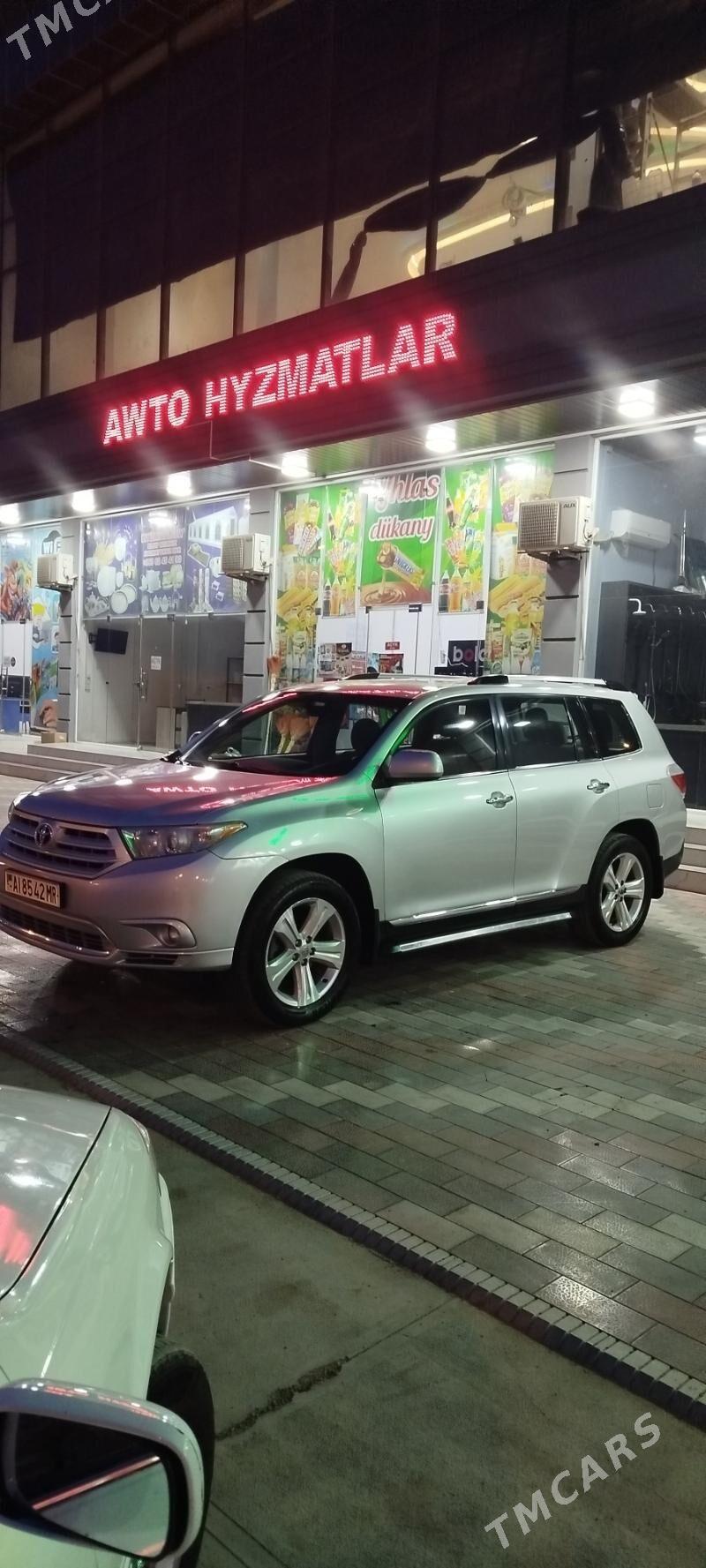 Toyota Highlander 2011 - 330 000 TMT - Мары - img 1