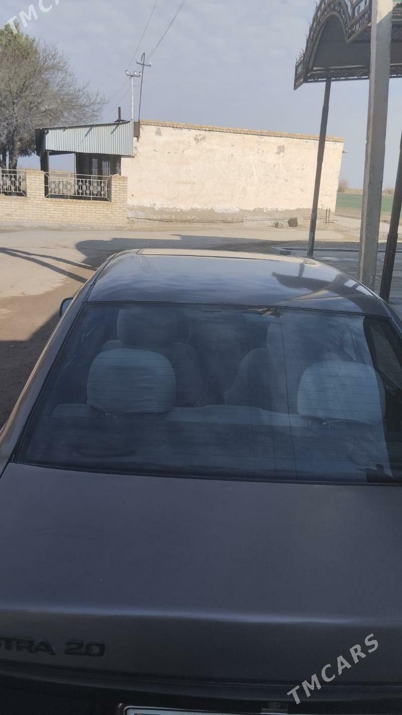 Opel Vectra 1990 - 33 000 TMT - Чарджоу - img 1