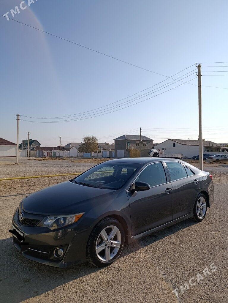 Toyota Camry 2012 - 200 000 TMT - Балканабат - img 1