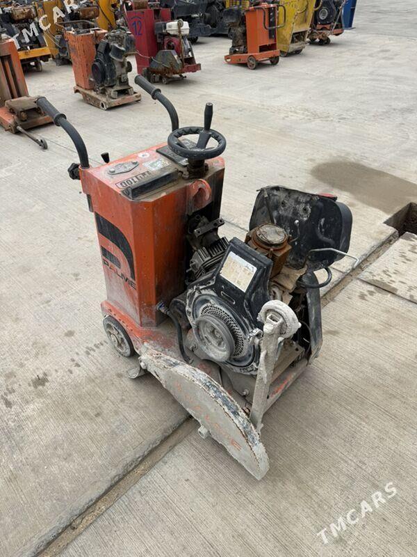 Beton aswalt kesýän Palme - Aşgabat - img 1