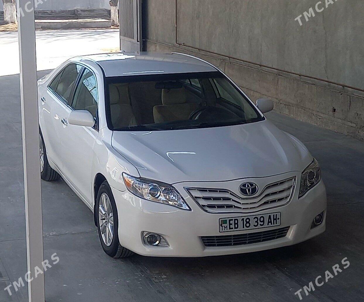 Toyota Camry 2010 - 180 000 TMT - Теджен - img 1