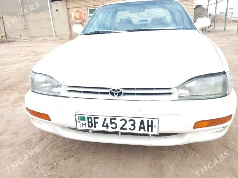 Toyota Camry 1993 - 75 000 TMT - Теджен - img 1
