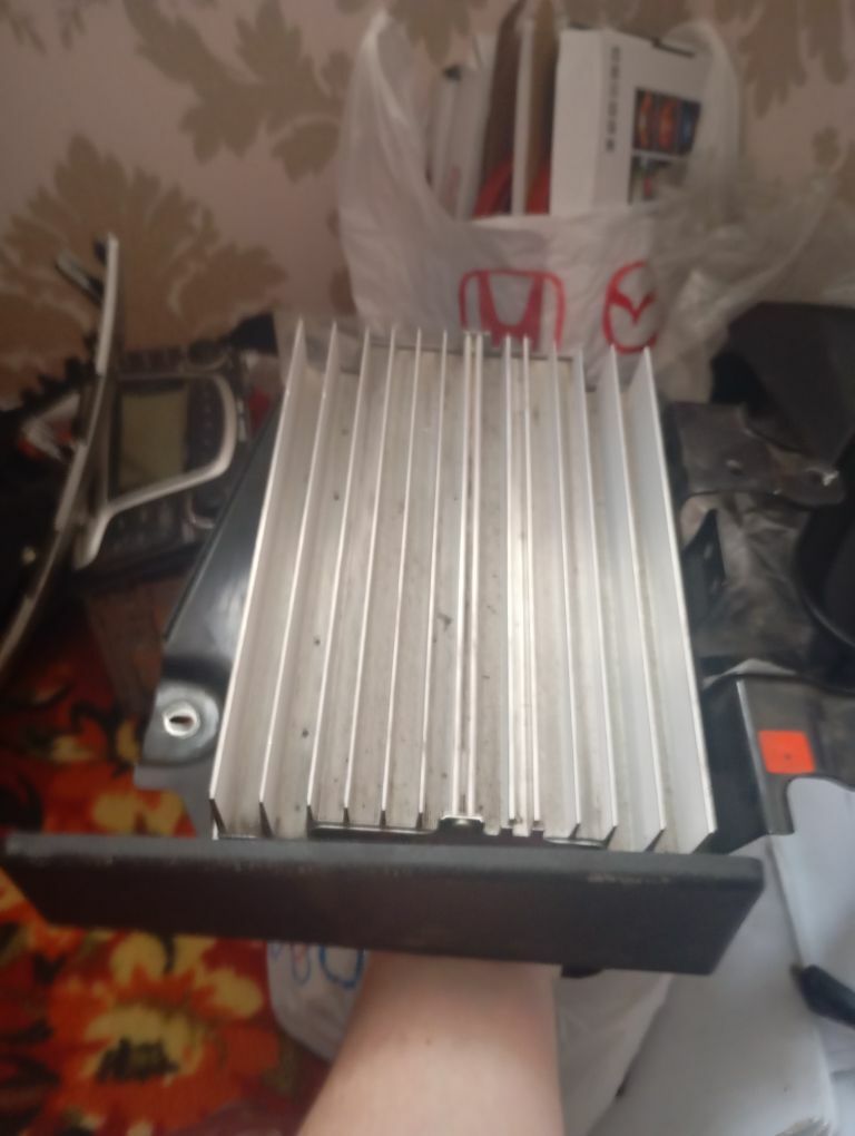 усилитель 1 000 TMT - Aşgabat - img 1