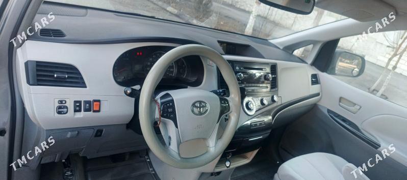 Toyota Sienna 2011 - 295 000 TMT - Çoganly - img 1