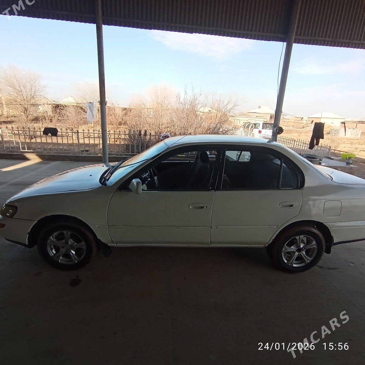 Toyota Corolla 1995 - 45 000 TMT - Теджен - img 1