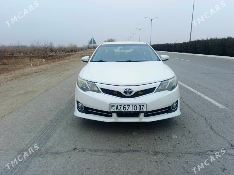 Toyota Camry 2012 - 190 000 TMT - Дашогуз - img 1
