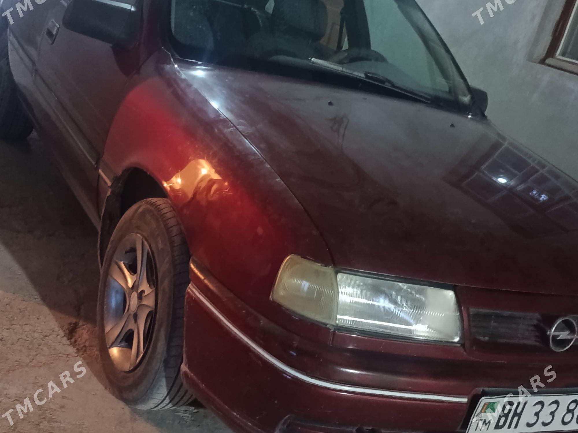 Opel Vectra 1992 - 38 000 TMT - Дянев - img 1