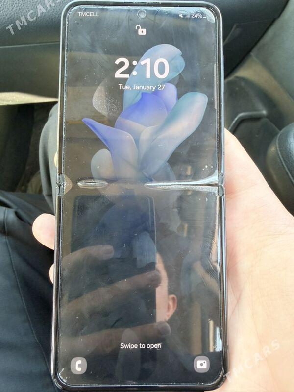 samsung z flip 4 - Mary - img 1