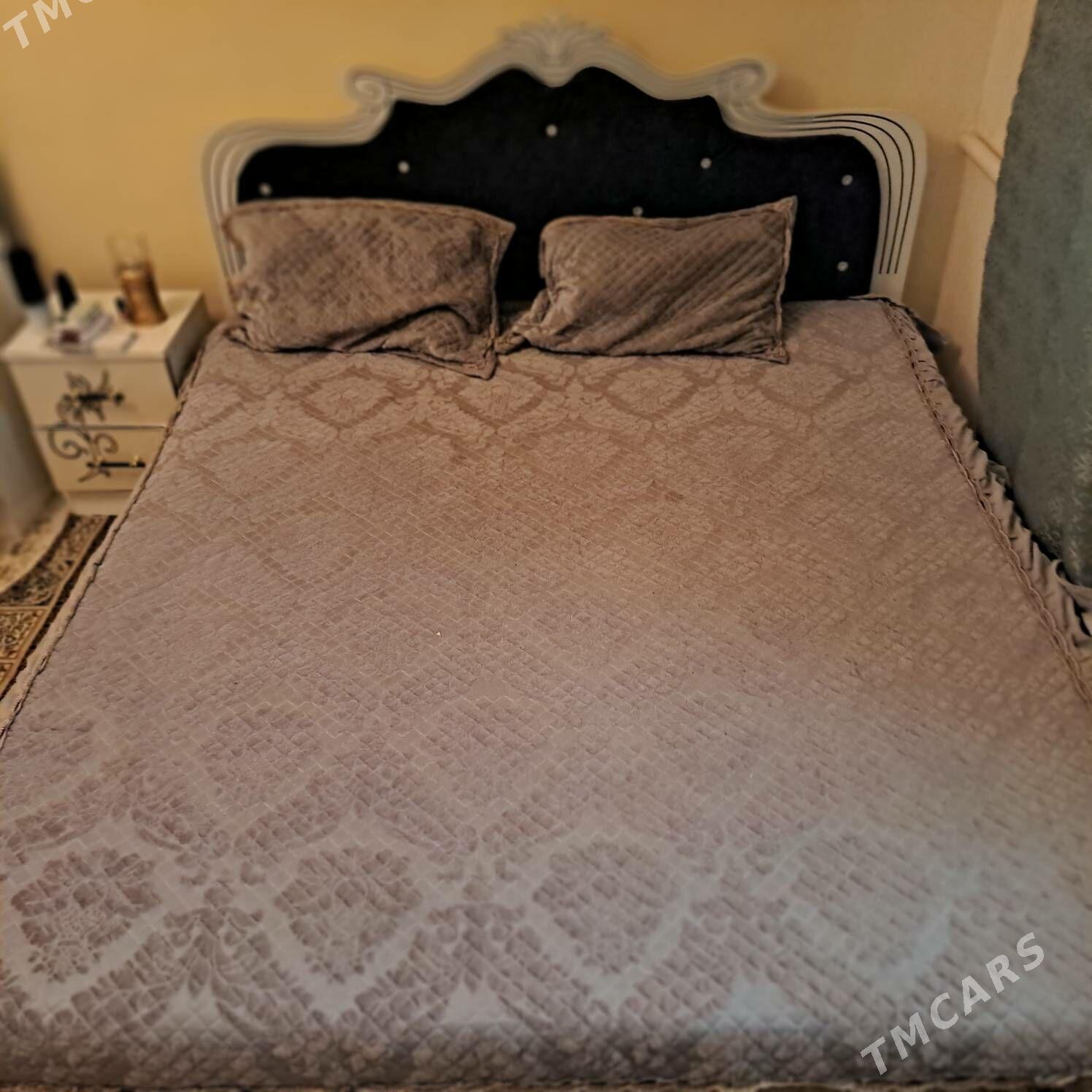 spalny - Гурбансолтан Едже - img 1