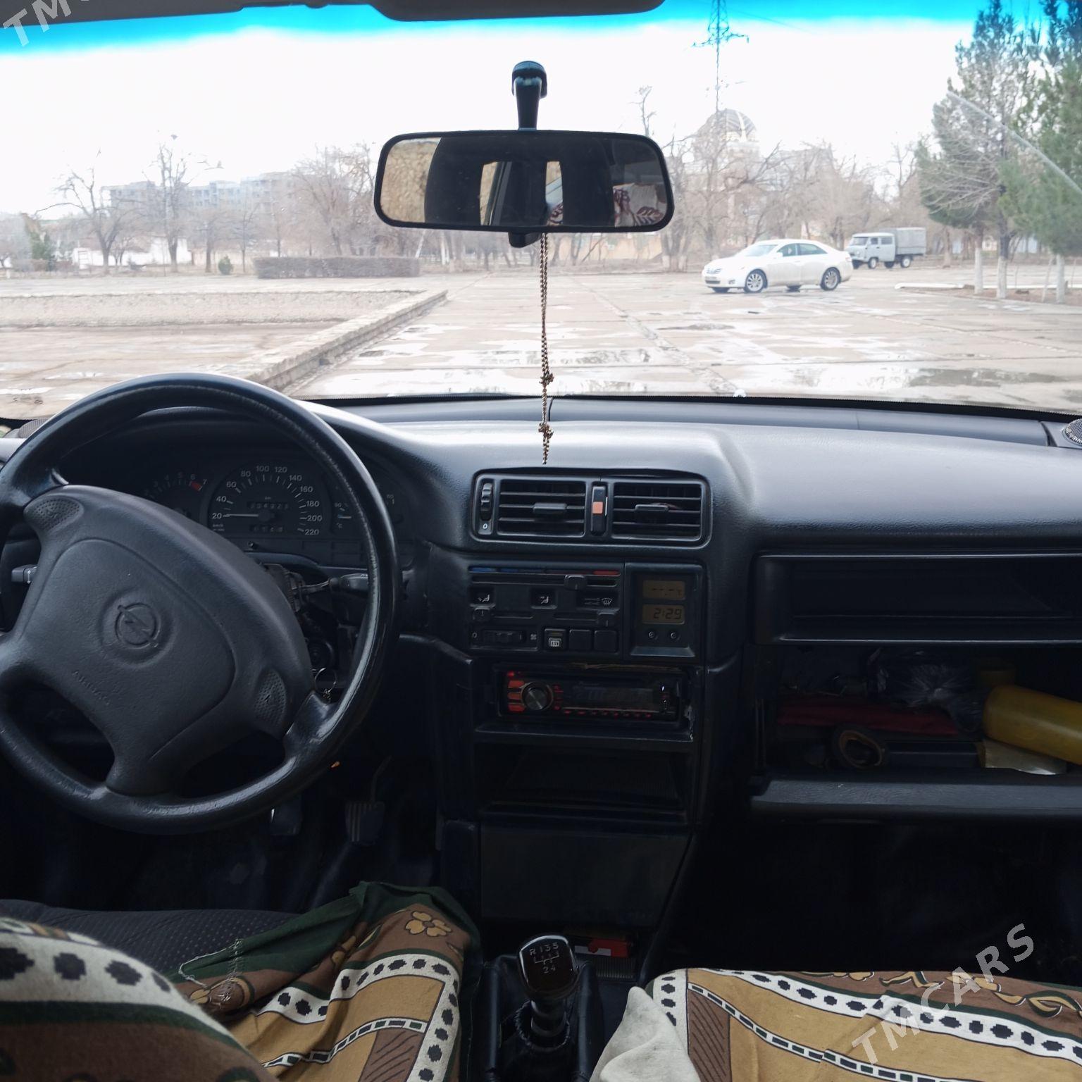 Opel Vectra 1994 - 40 000 TMT - Mary - img 1