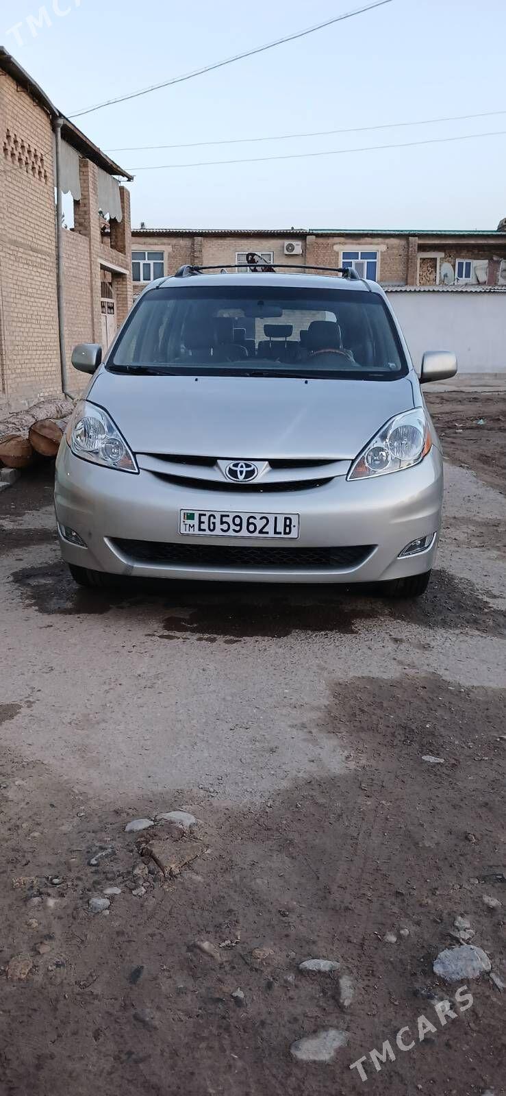 Toyota Sienna 2007 - 215 000 TMT - Saýat - img 1