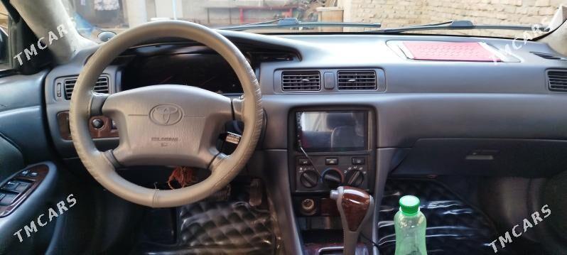 Toyota Camry 2000 - 170 000 TMT - Фарап - img 1