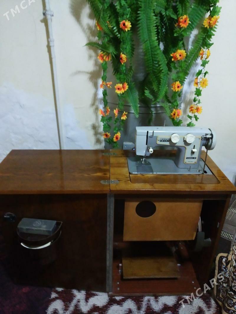 Швейная машинка Чайка - Мары - img 1