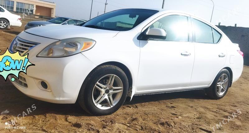 Nissan Versa 2012 - 95 000 TMT - Фарап - img 1