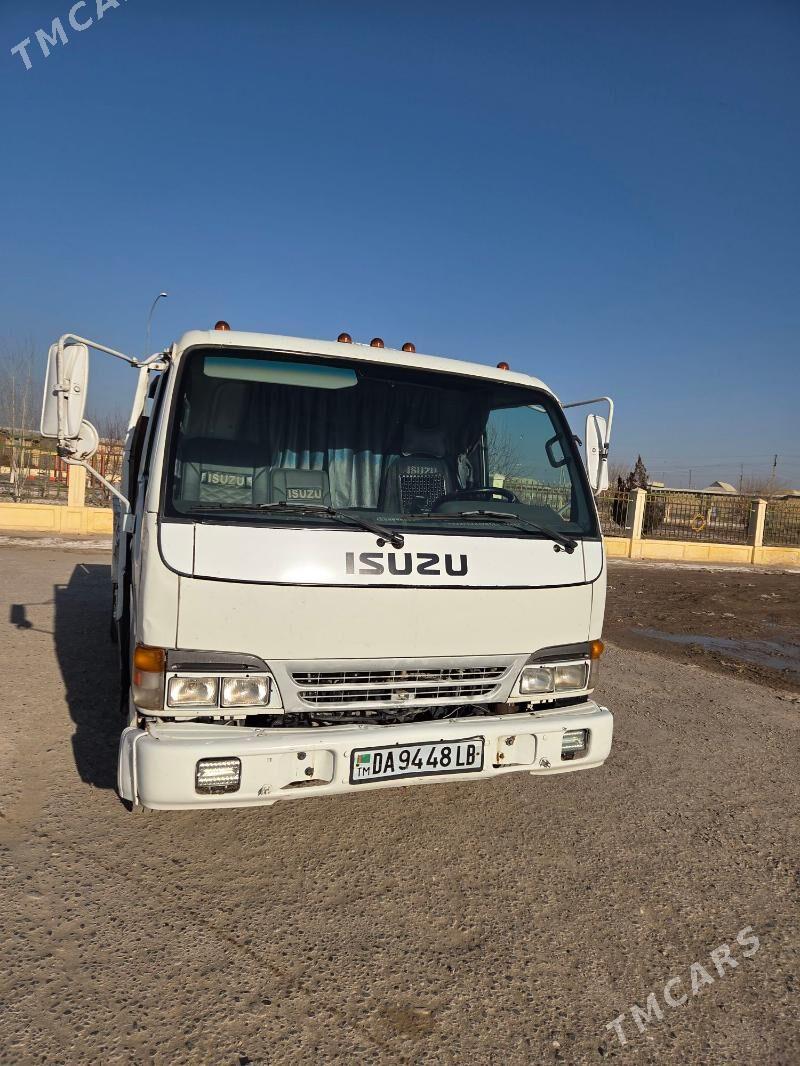 Isuzu Elf 2003 - 300 000 TMT - Керки - img 1