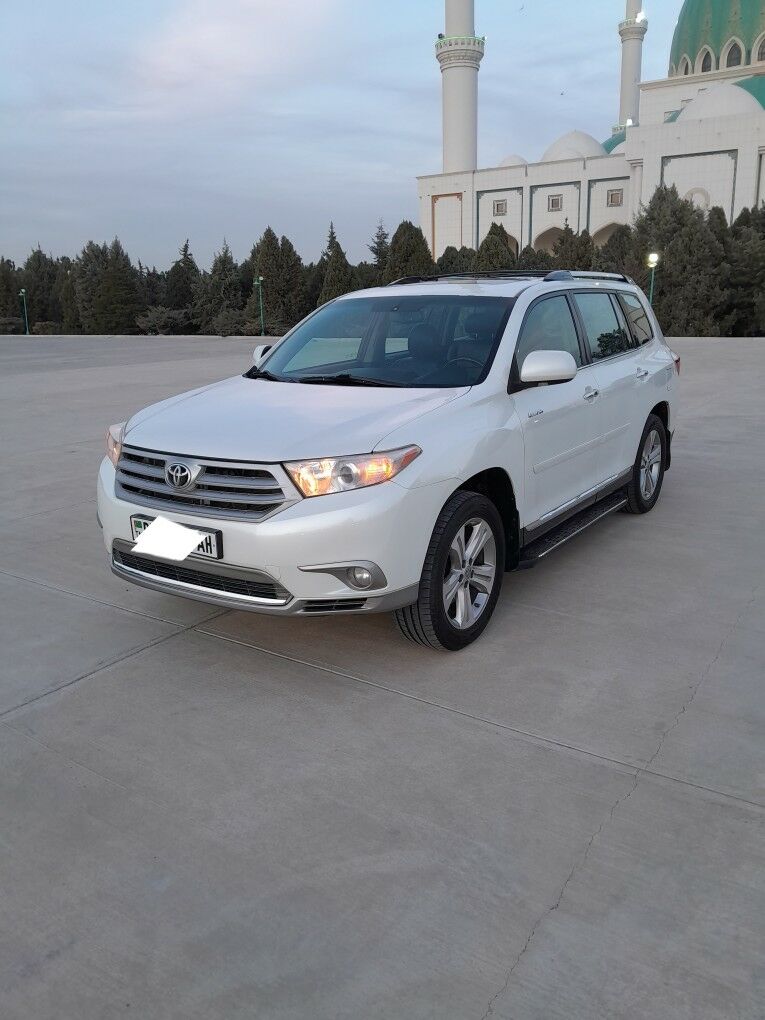 Toyota Highlander 2011 - 344 000 TMT - Кëши - img 1